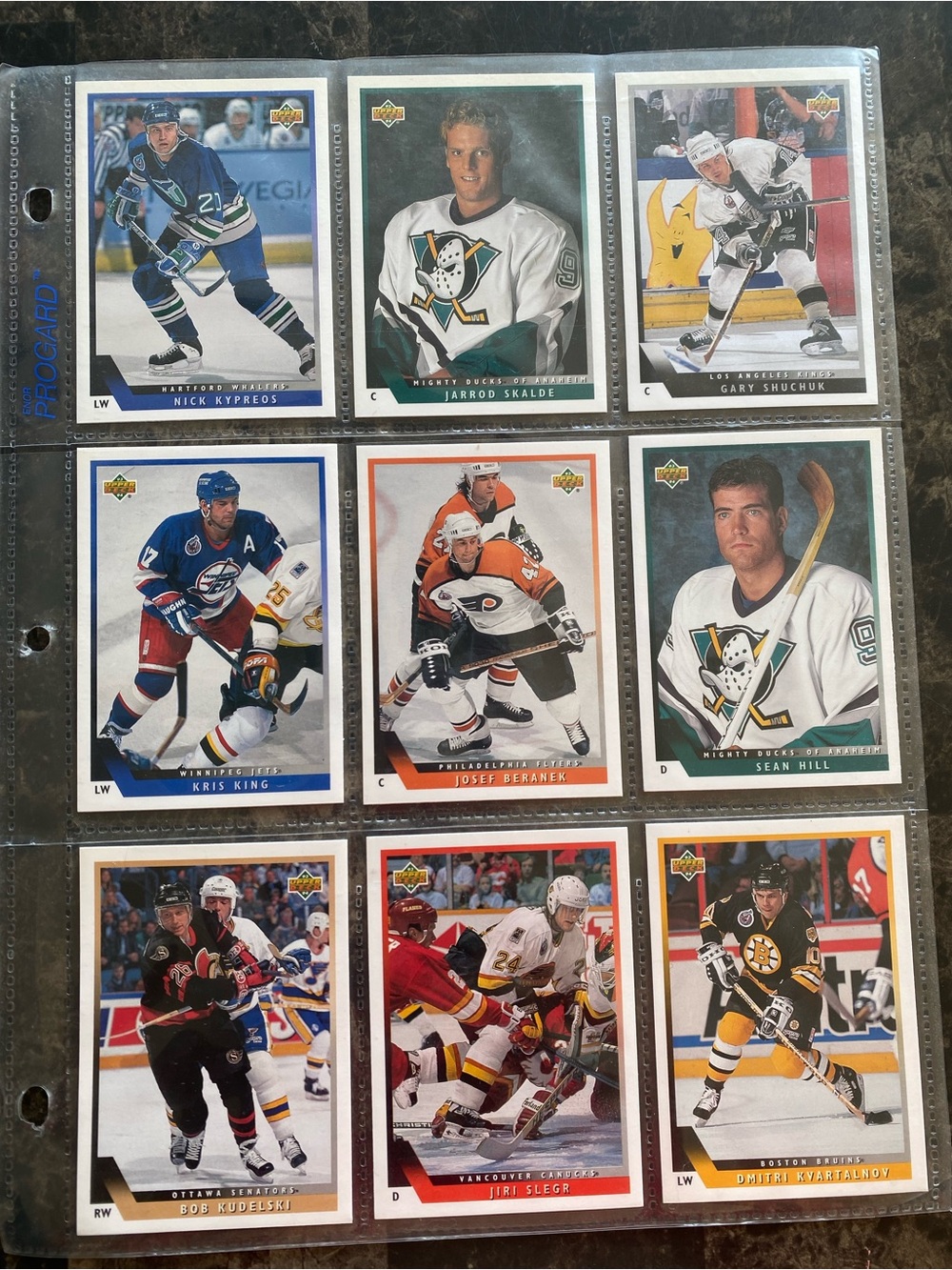 18 Upper Deck Hockey Cards